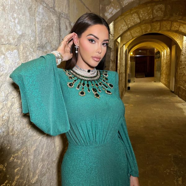 Facetune_21-07-2022-19-19-00